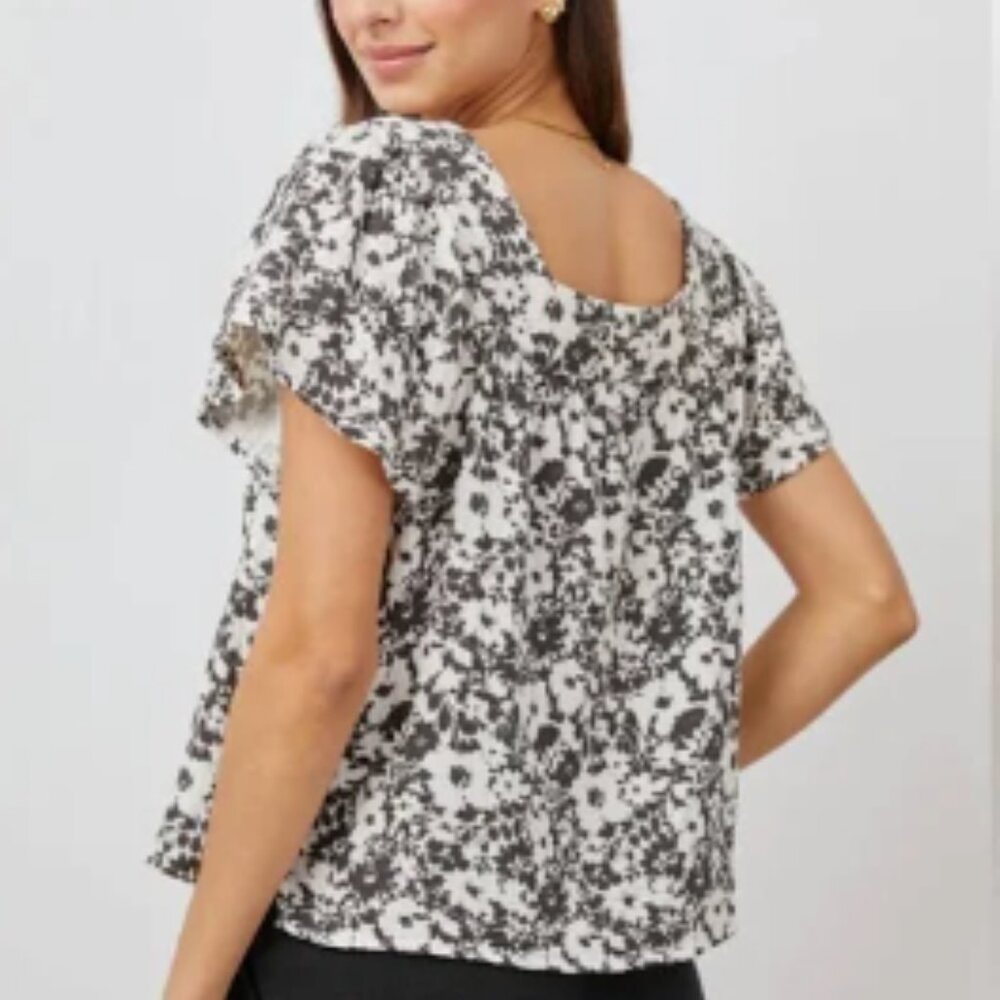 Rails Magnolia Cameo Print Black & White Button F… - image 1